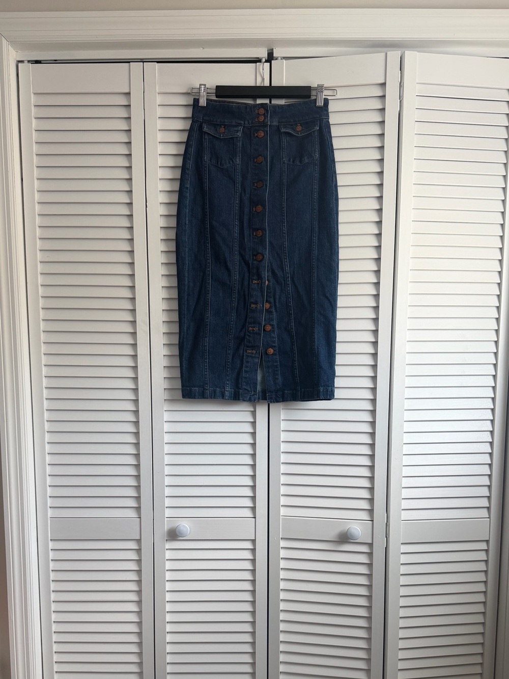 MADEWELL Button Down Denim Midi Skirt in Dark Wash